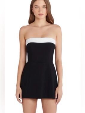 Amanda Uprichard, Kerry Velvet Skort Romper Black P2P 15”, Sz S